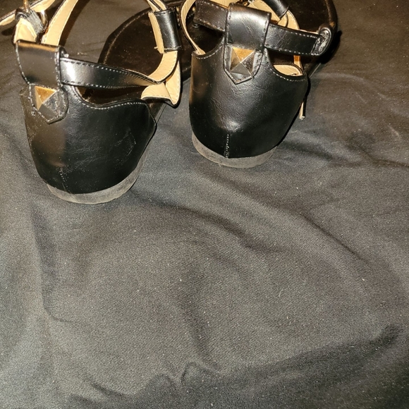 Sandals - Picture 5 of 5